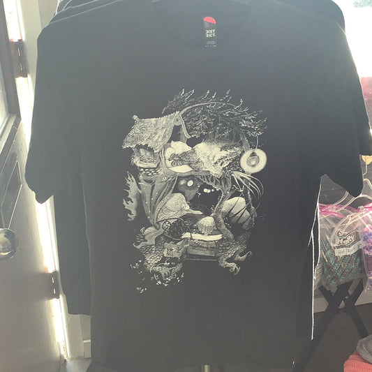 T shirt (large) or (extra large) creature. - Veta