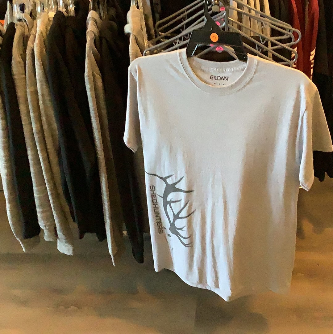 T Shirt short sleeve. - Grey or Black - Shed