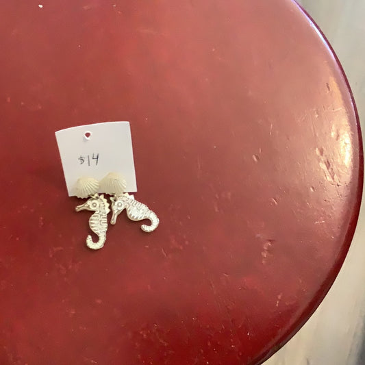 Earnings sea horse.Cc